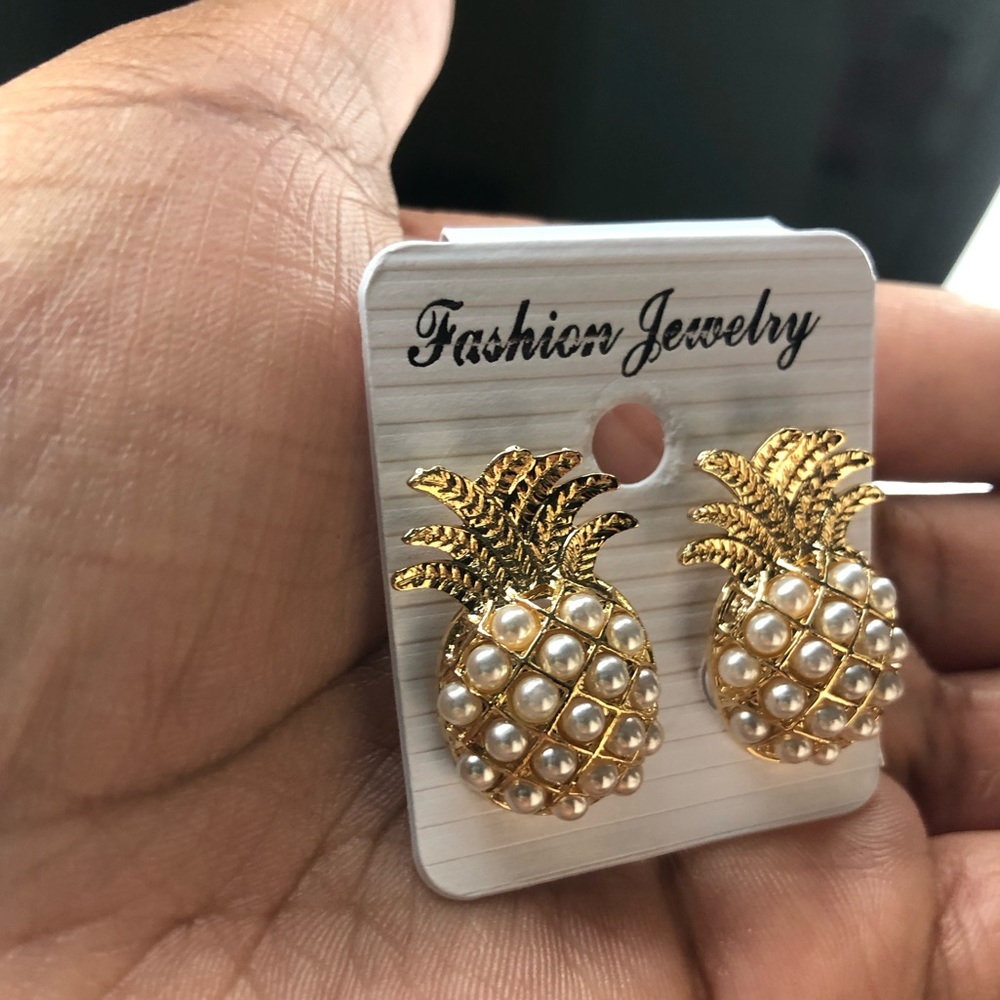 Faux Pearl Pineapple Post Earrings